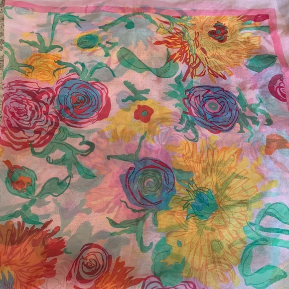 Beautiful silk scarf - Picture 2 of 3